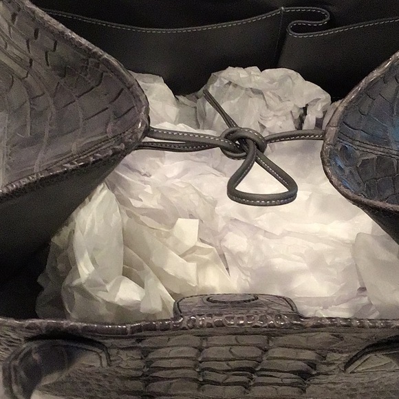 Absolutely impeccable Crocodile skin purse designed by artisan,made in Thailand💞 - Picture 8 of 10